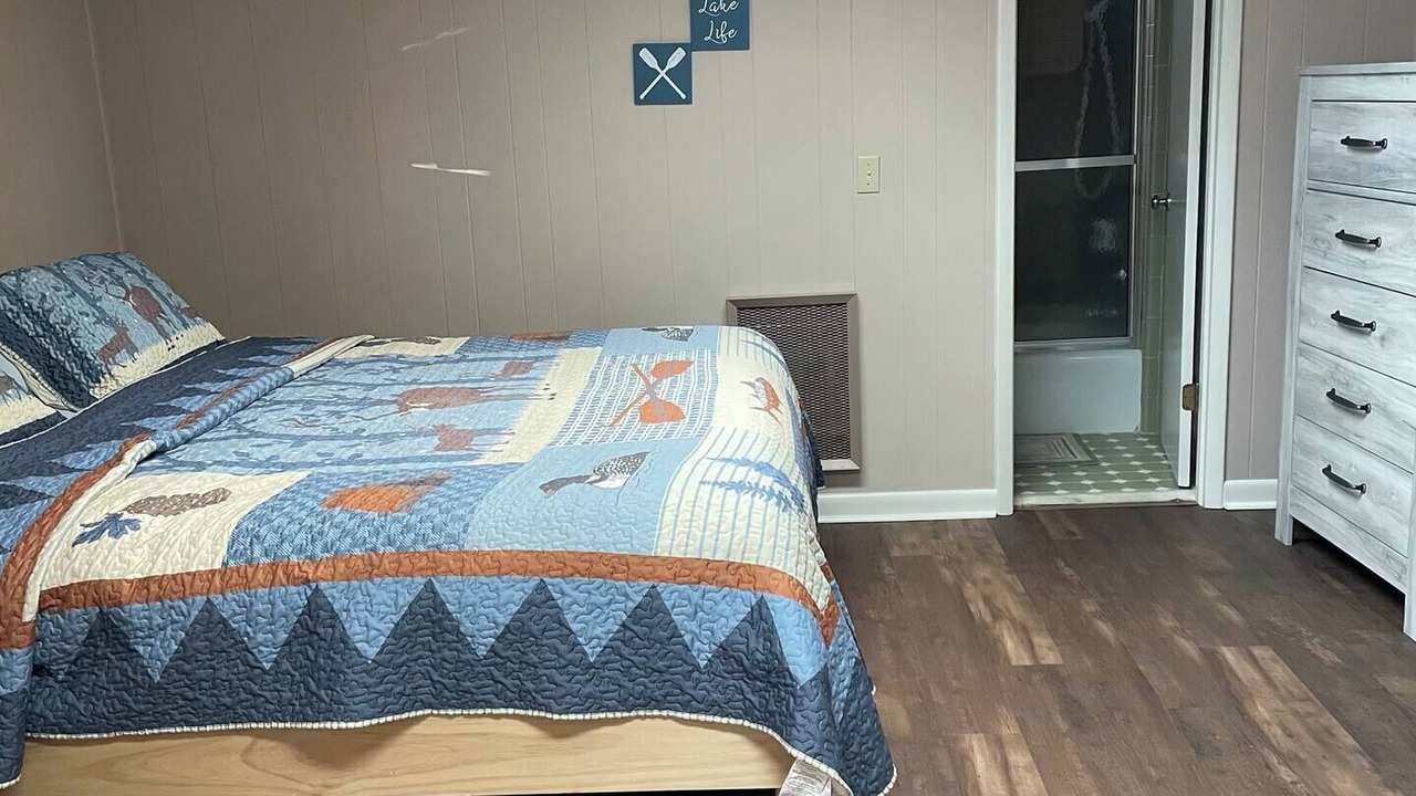 Photo of Bedroom in Abbeville