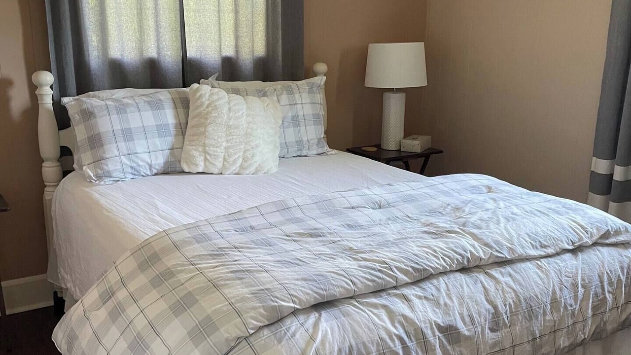 Photo of Bedroom in Abbeville
