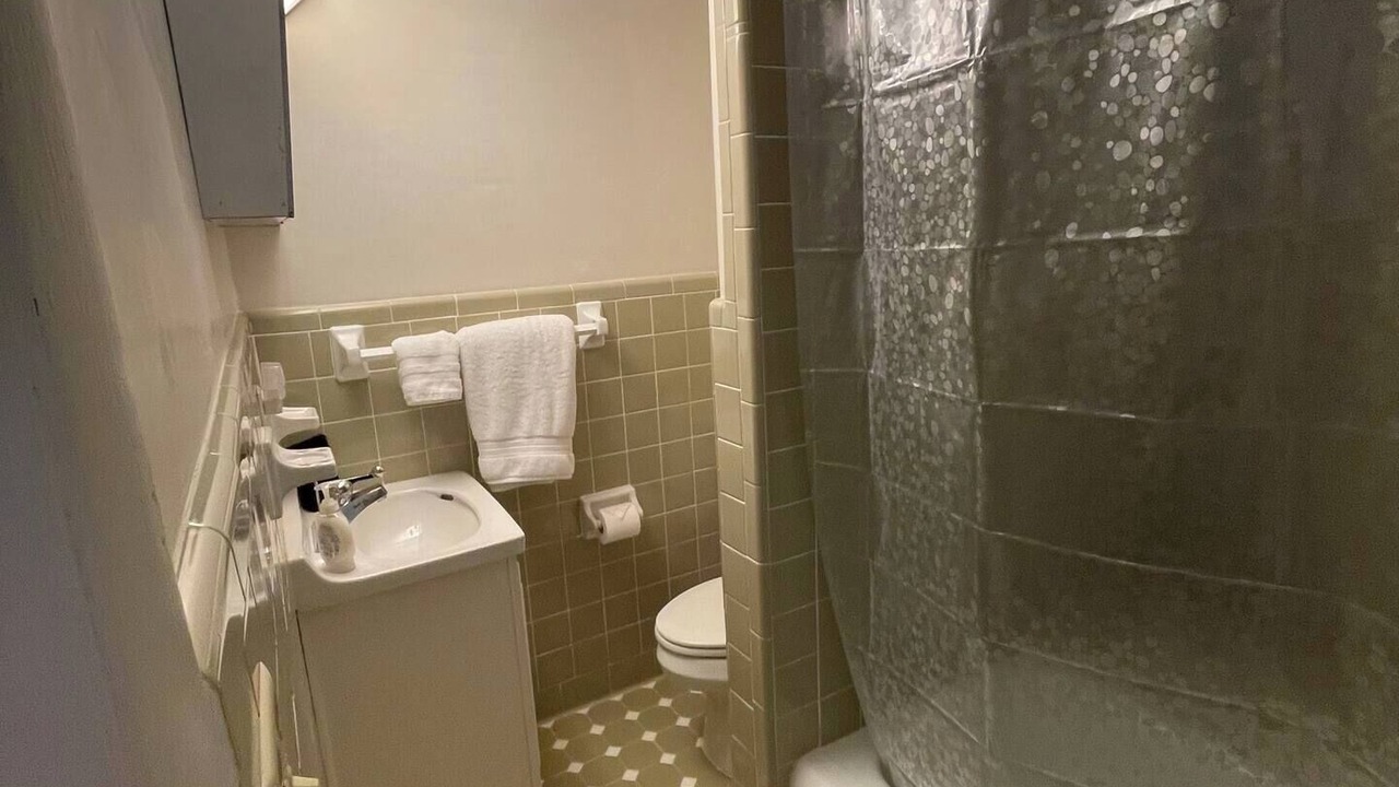Photo of Bathroom in Abbeville