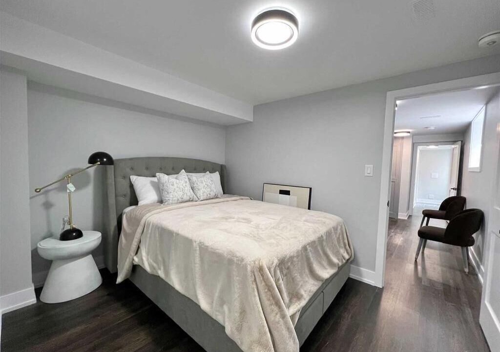 Photo of Bedroom in Erin Mills