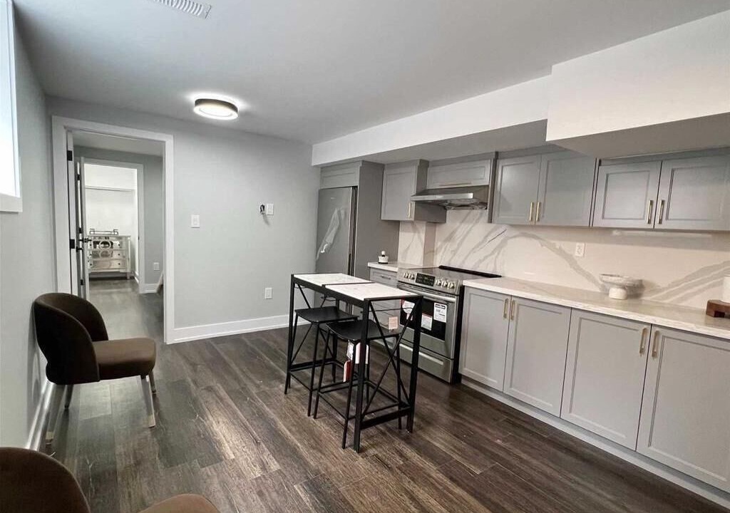 Photo of Kitchen in Erin Mills