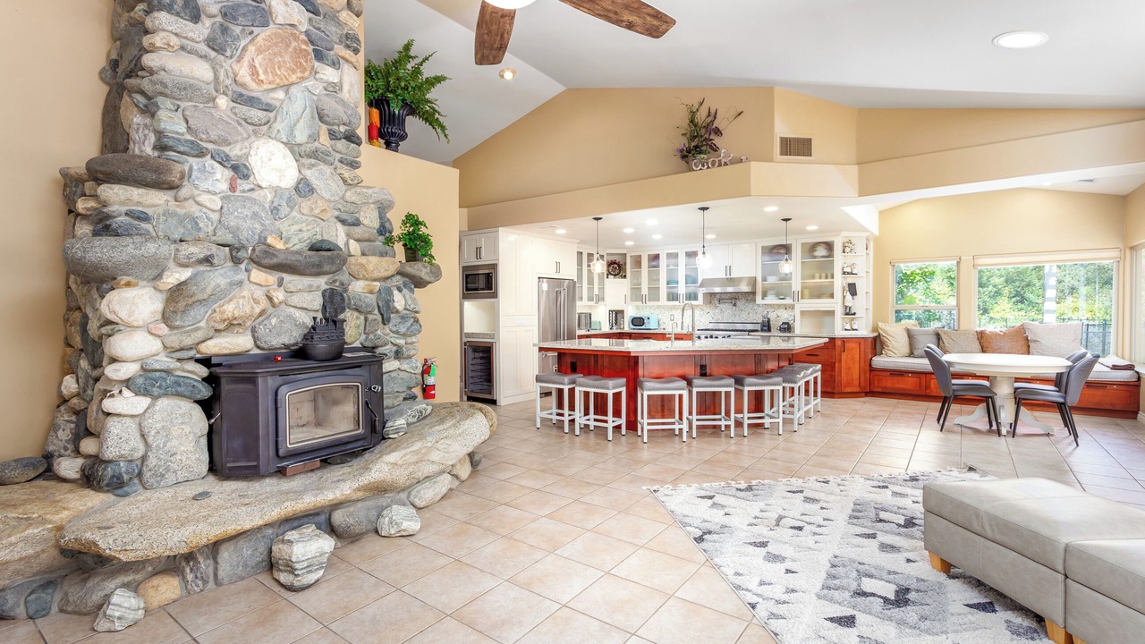 Photo of Livingroom in Three Rivers