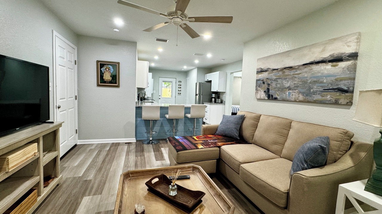 Photo of Livingroom in Northeast Pensacola