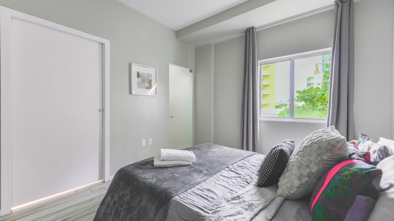 Photo of Bedroom in Midtown