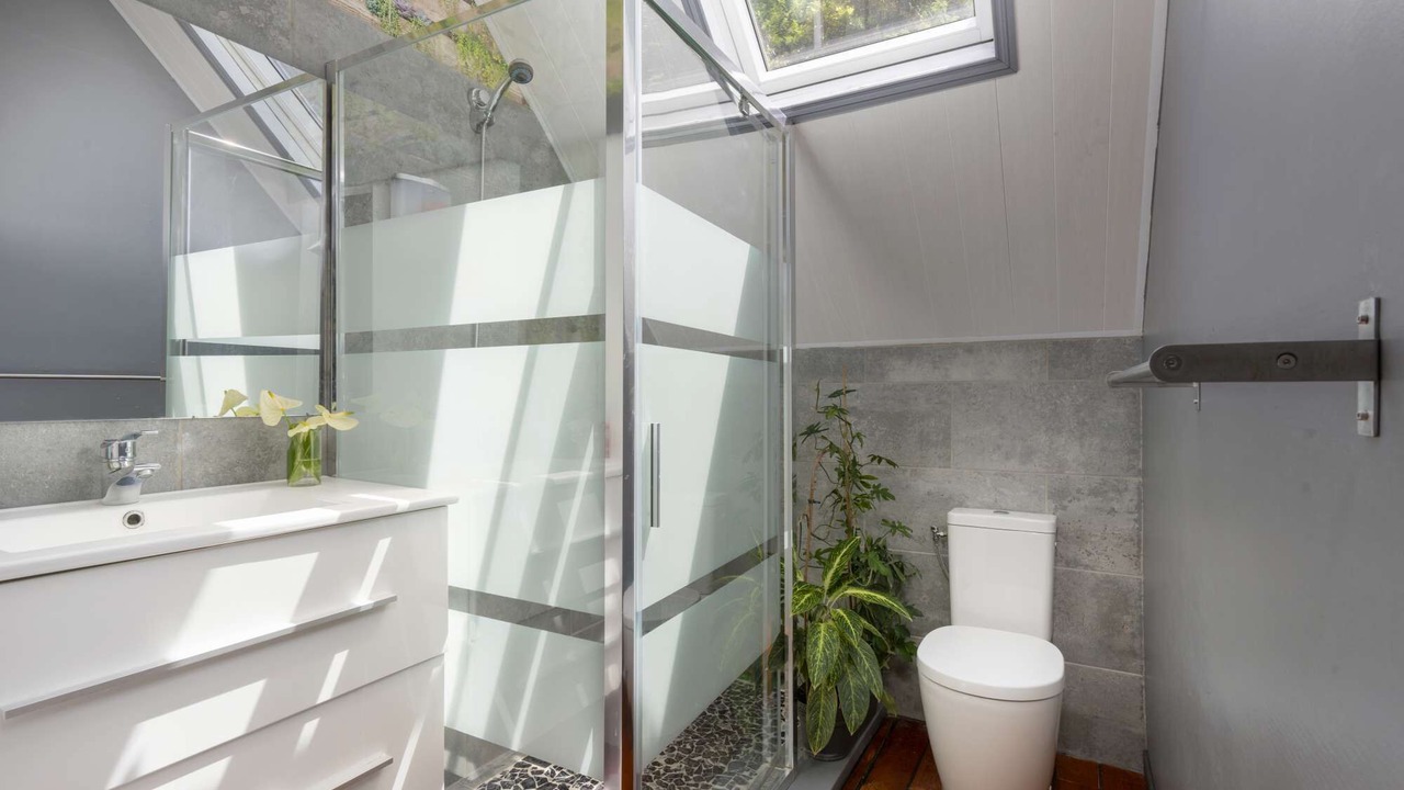 Photo of Bathroom in Punaauia