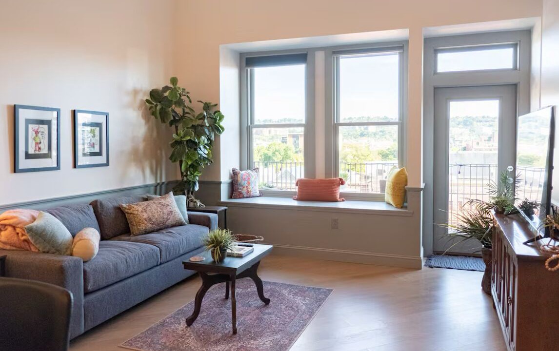 Photo of Livingroom in Central City