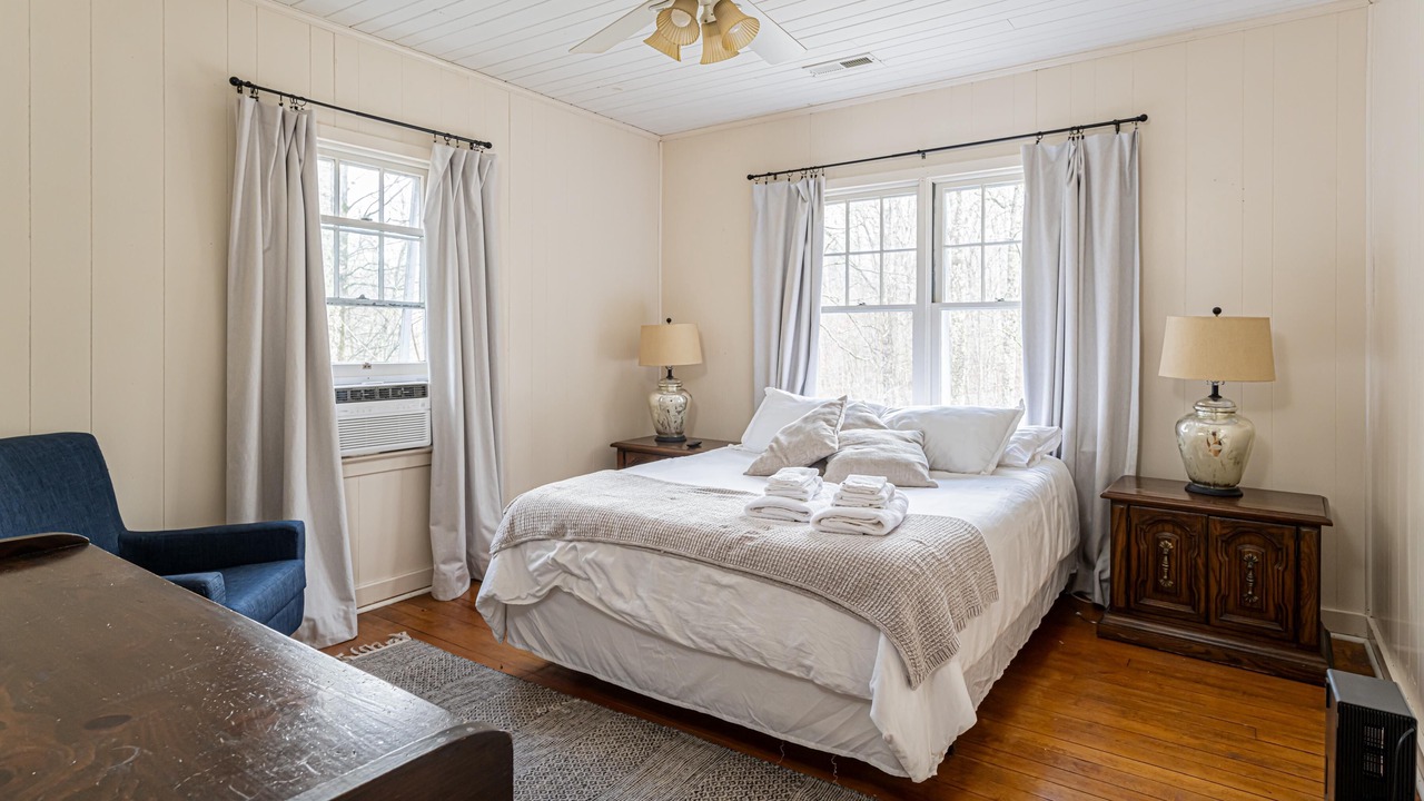 Photo of Bedroom in Balsam