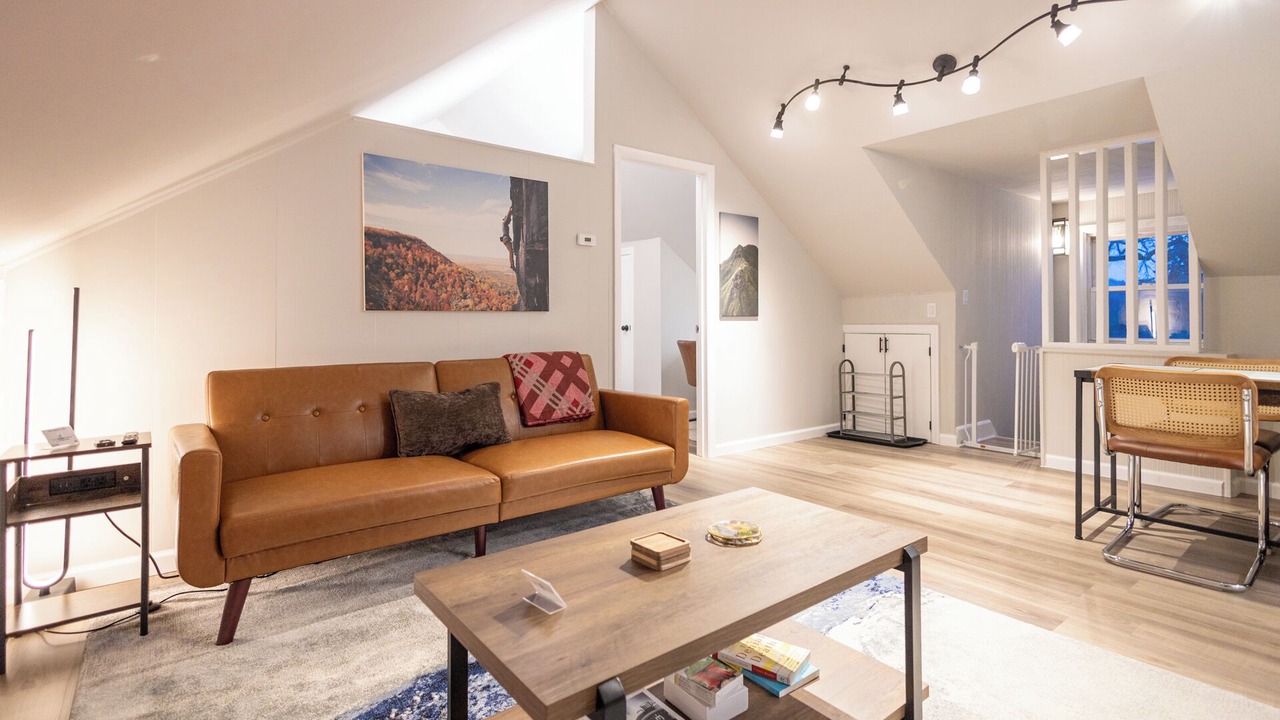 Photo of Livingroom in Hawthorne