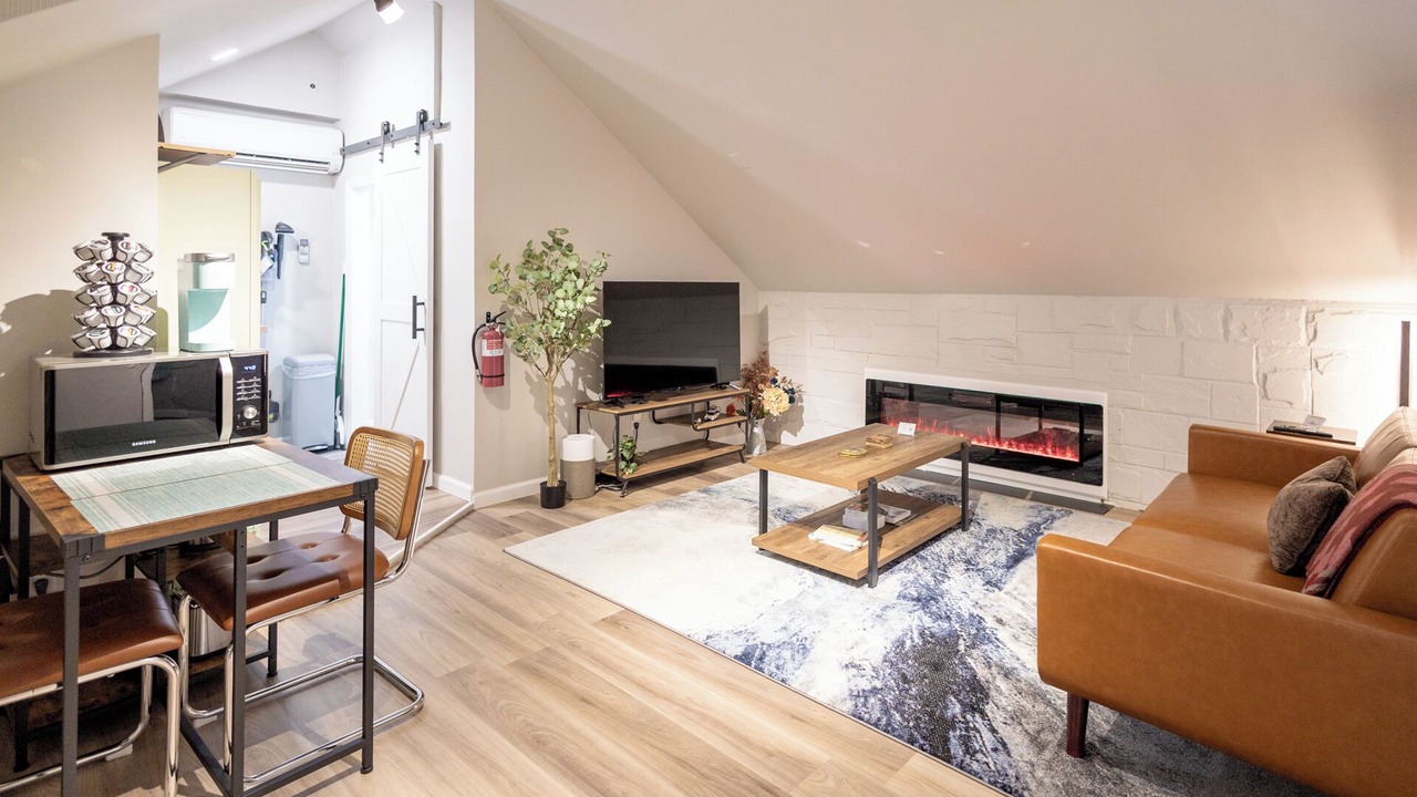 Photo of Livingroom in Hawthorne