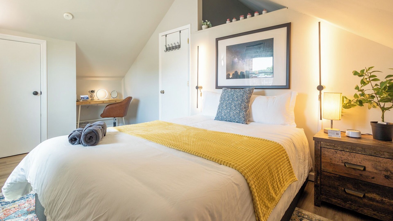 Photo of Bedroom in Hawthorne