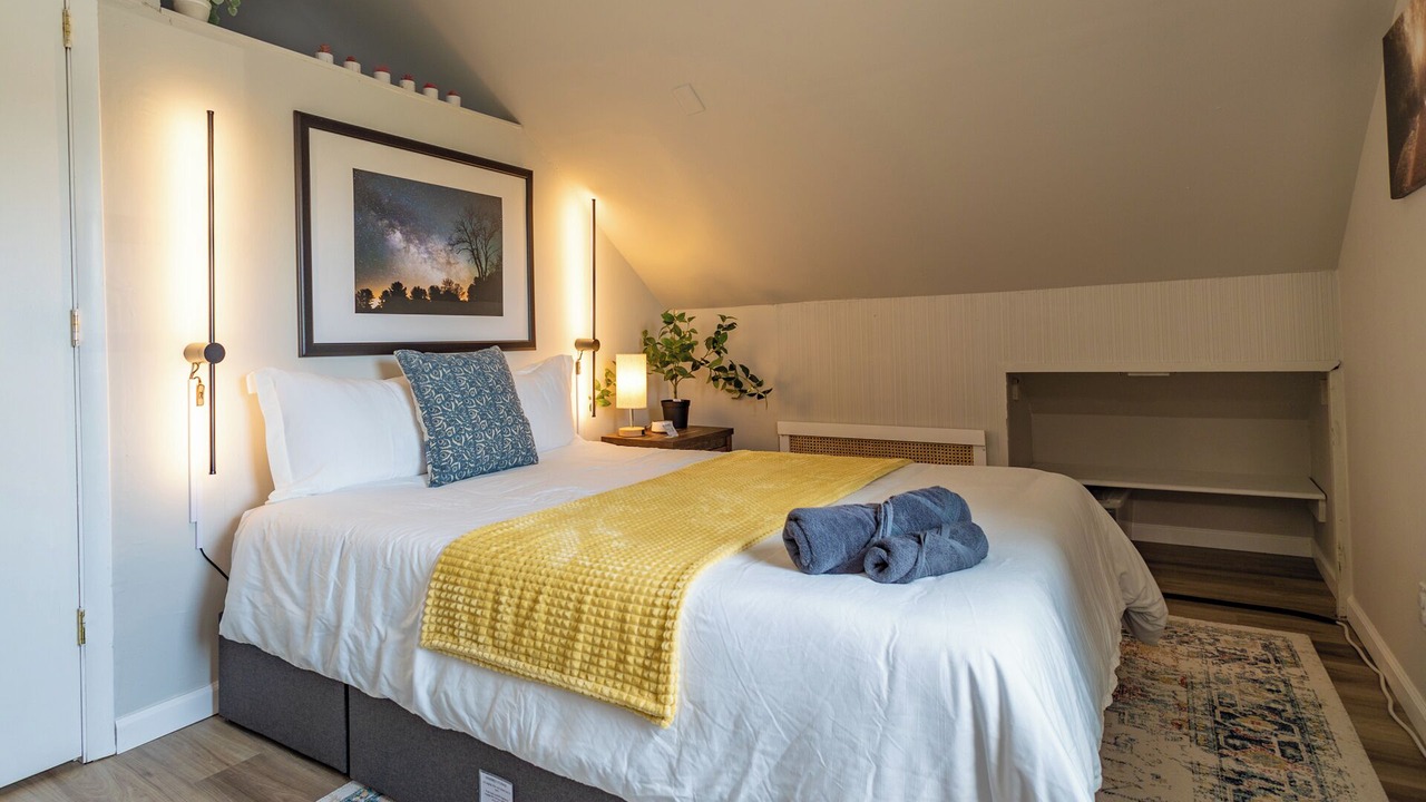 Photo of Bedroom in Hawthorne