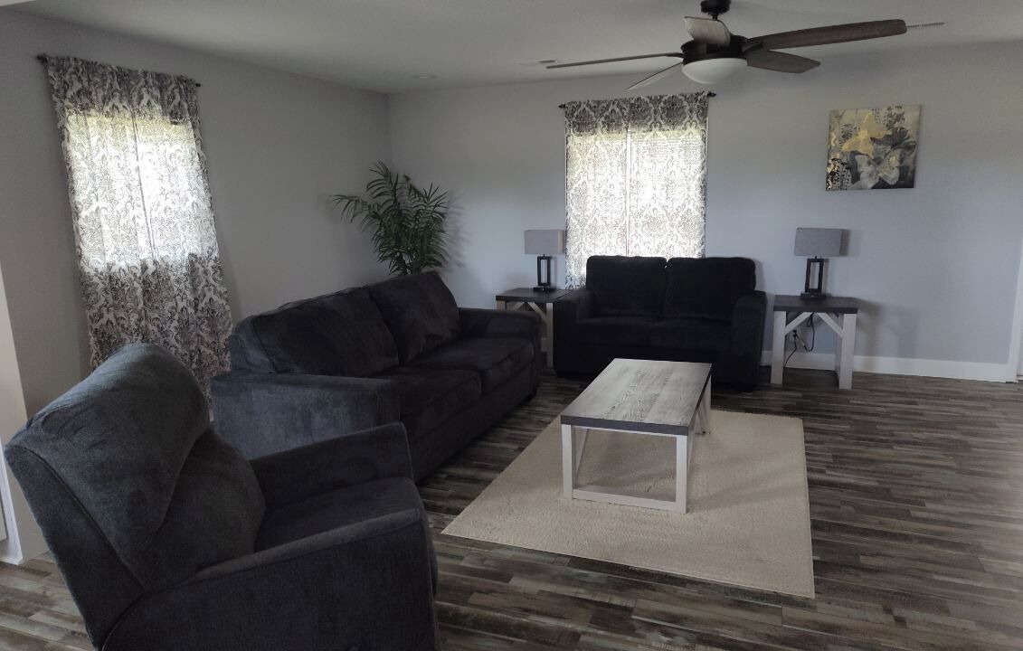 Photo of Livingroom in Albertville