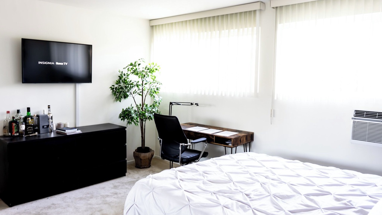 Photo of Bedroom in Hollywood Hills West