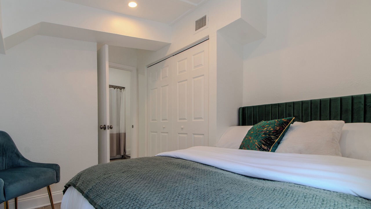 Photo of Bedroom in Harbordale