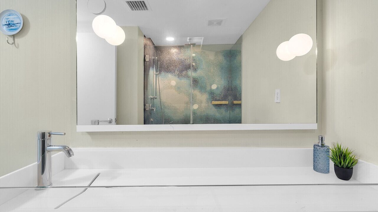 Photo of Bathroom in West Avenue