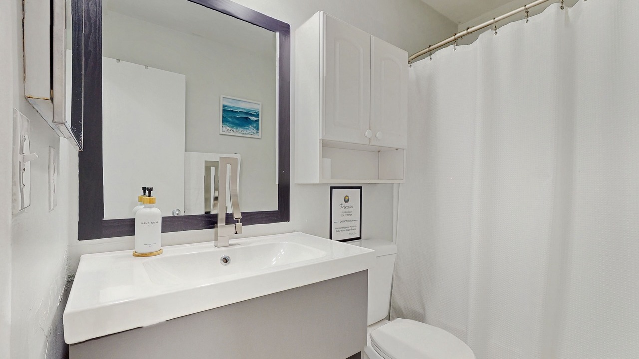 Photo of Bathroom in Lauderhill