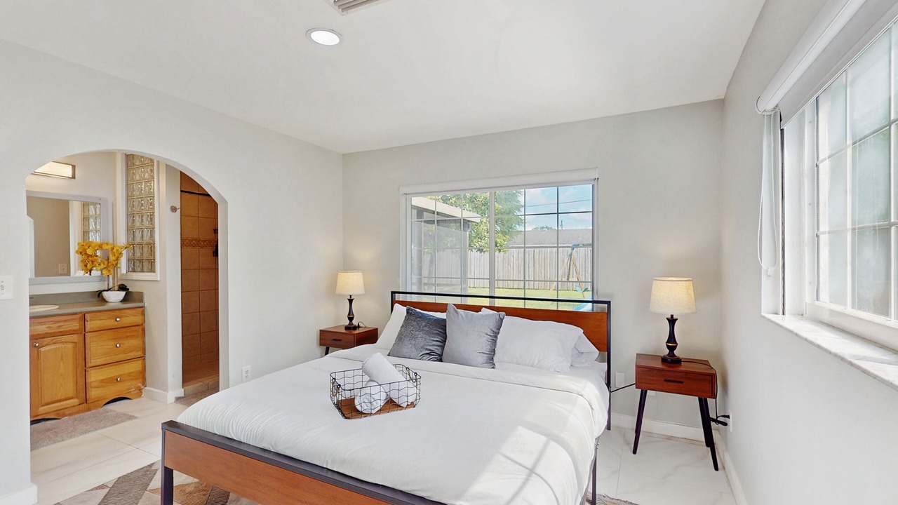 Photo of Bedroom in Lauderhill