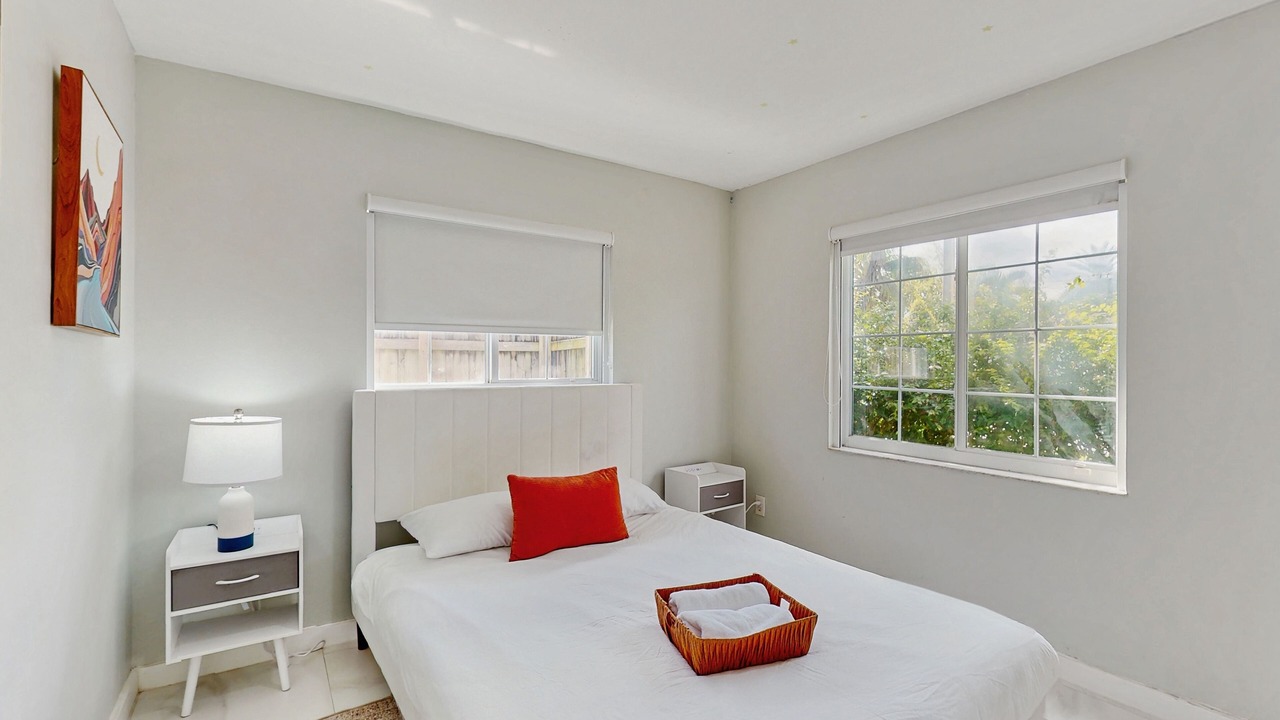 Photo of Bedroom in Lauderhill
