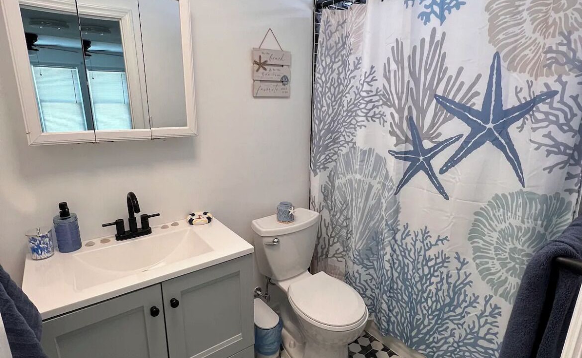 Photo of Bathroom in Keansburg