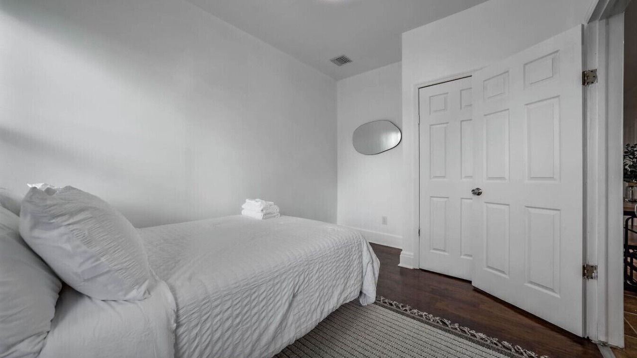 Photo of Bedroom in Weequahic