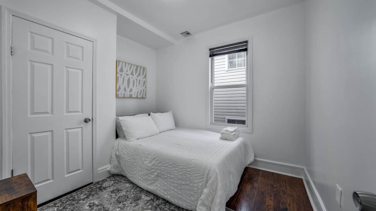 Photo of Bedroom in Weequahic