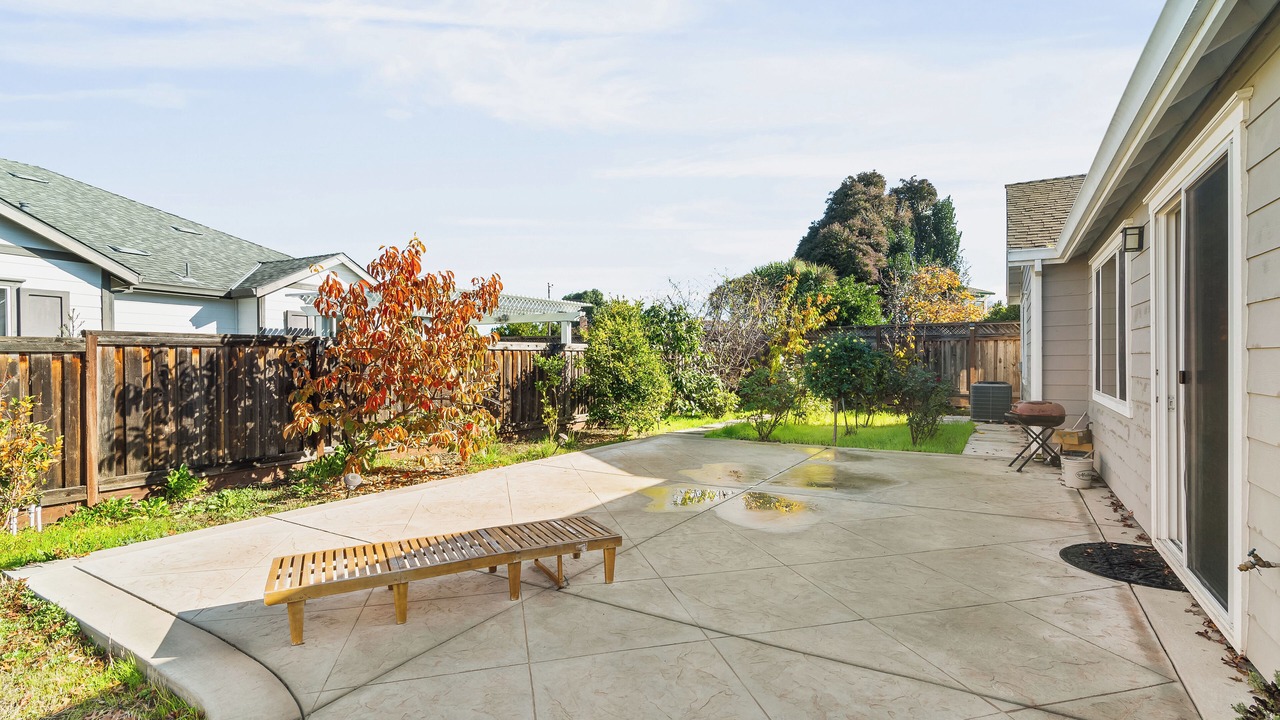 Photo of Patio Balcony in Lake Area