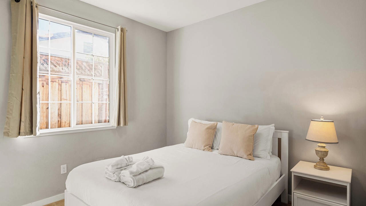 Photo of Bedroom in Lake Area