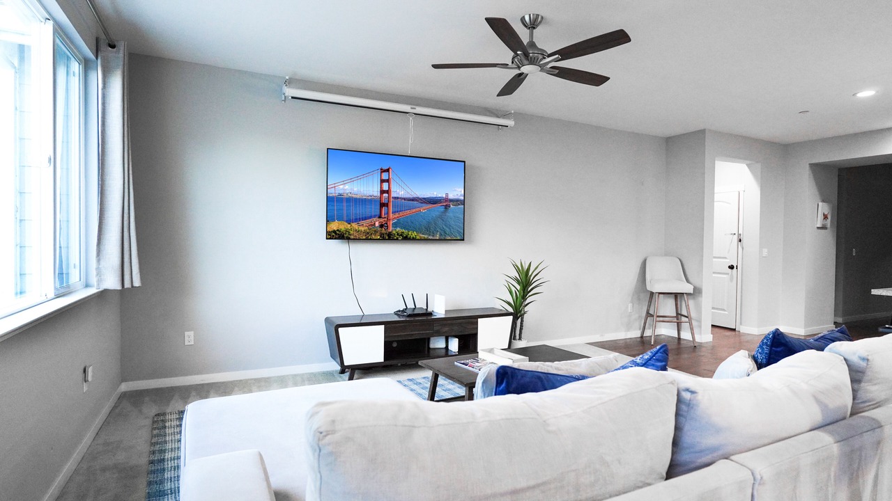 Photo of Livingroom in Lake Area