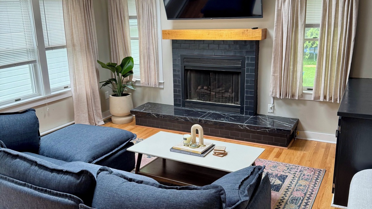 Photo of Livingroom in Skaneateles Historic District