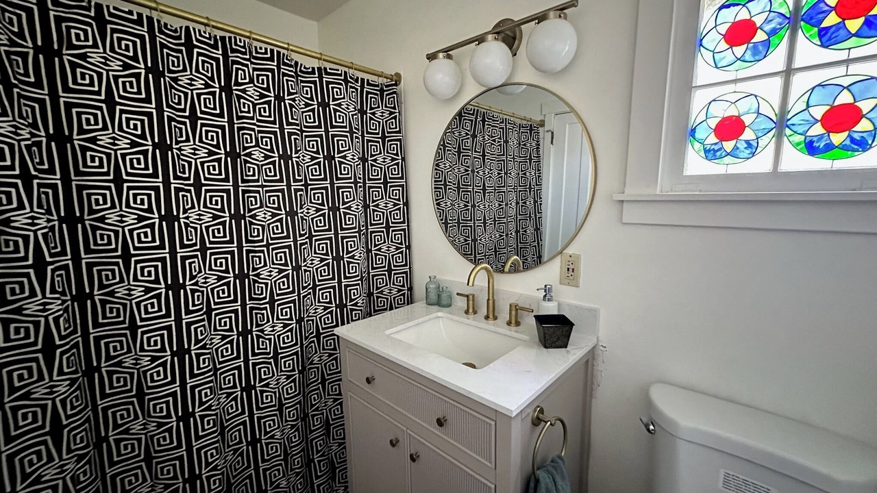 Photo of Bathroom in Skaneateles Historic District