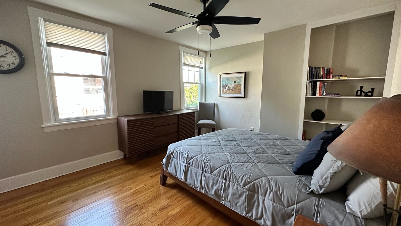 Photo of Bedroom in Skaneateles Historic District