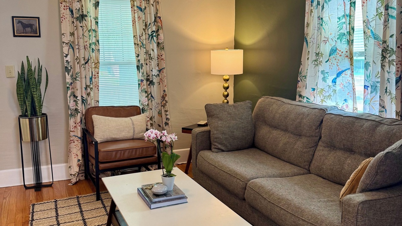 Photo of Livingroom in Skaneateles Historic District