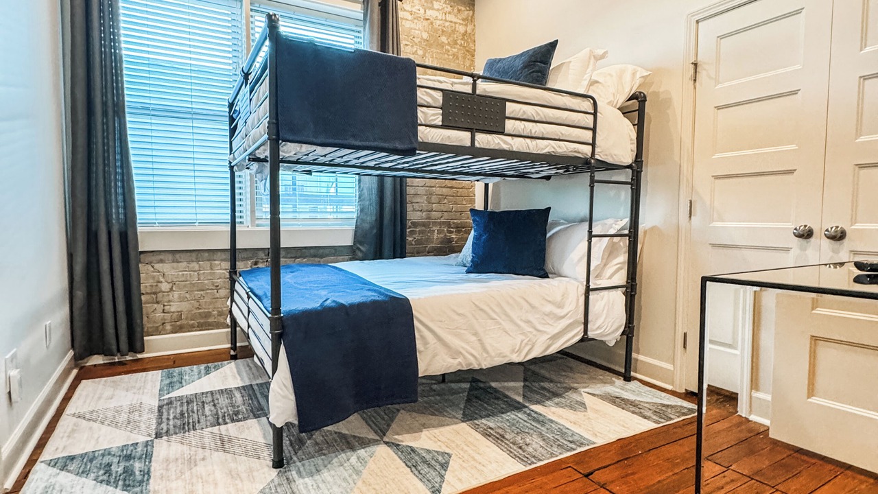 Photo of Bedroom in Tuscaloosa