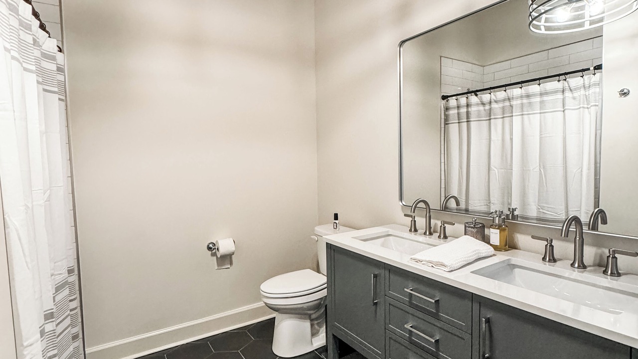 Photo of Bathroom in Tuscaloosa