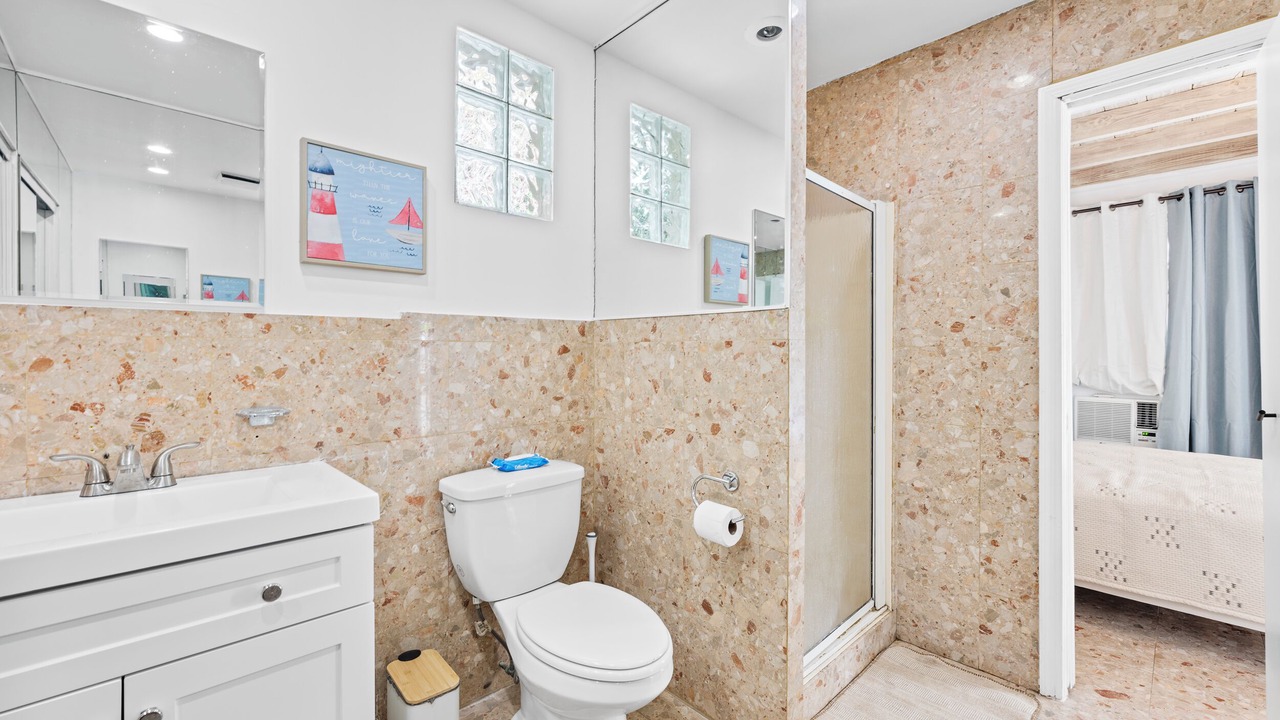 Photo of Bathroom in Birch Park Finger Streets