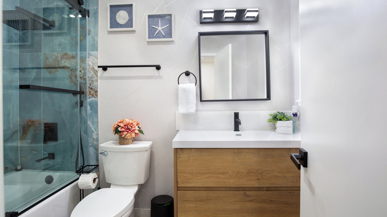 Photo of Bathroom in Midway City