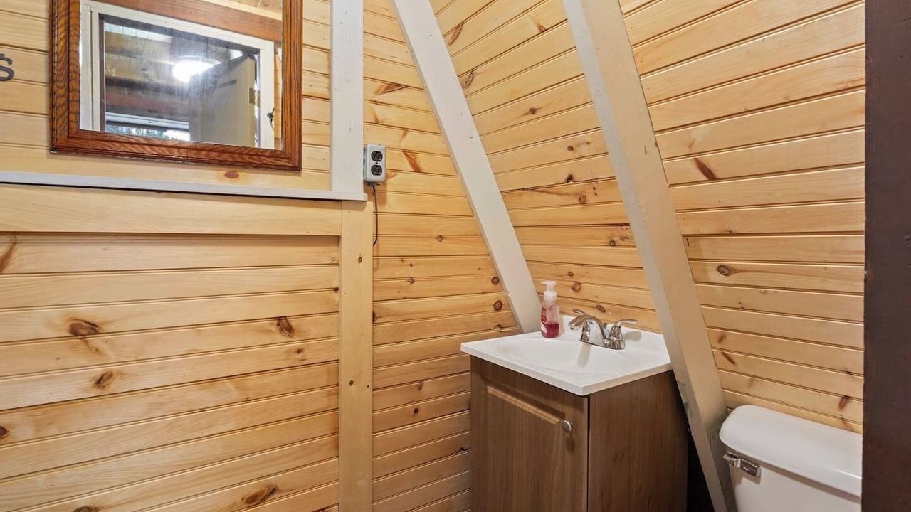 Photo of Bathroom in Holcomb