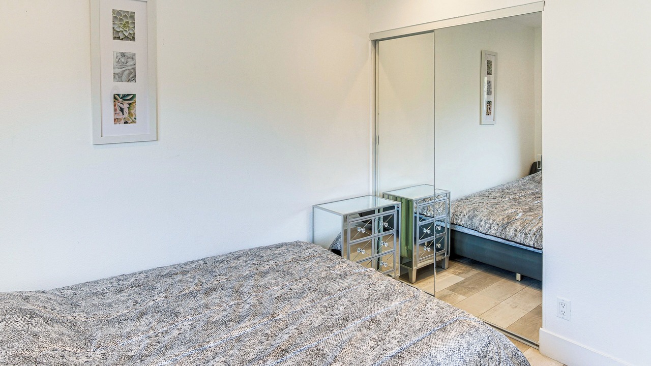Photo of Bedroom in Warner Center