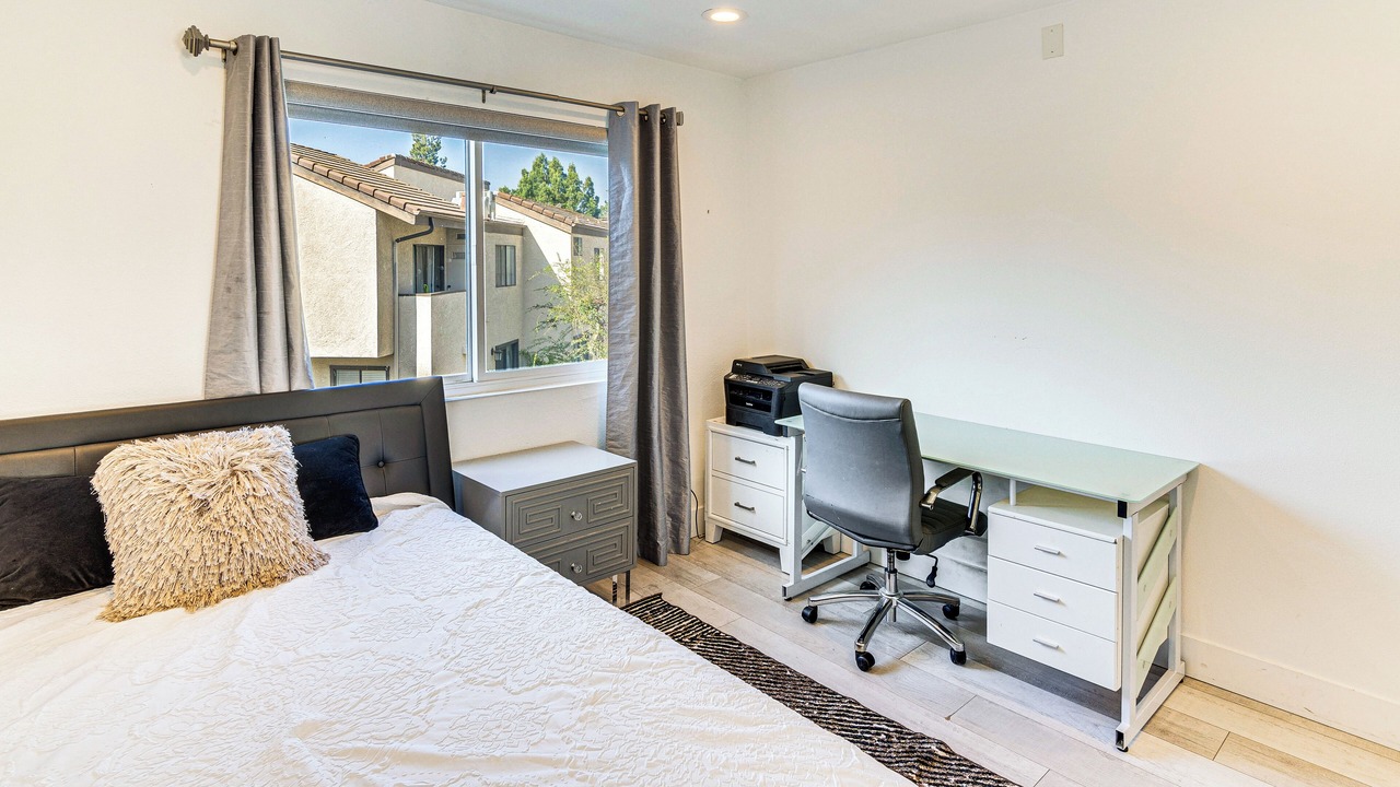 Photo of Bedroom in Warner Center