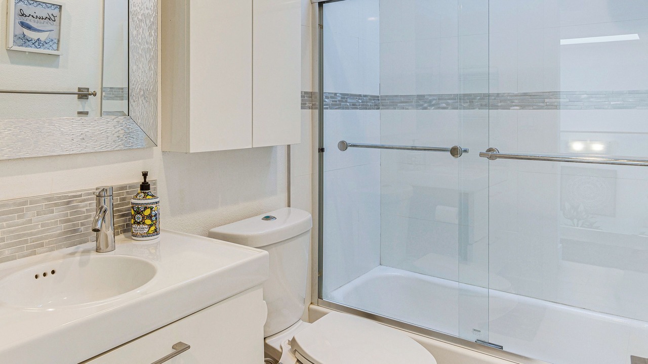 Photo of Bathroom in Warner Center
