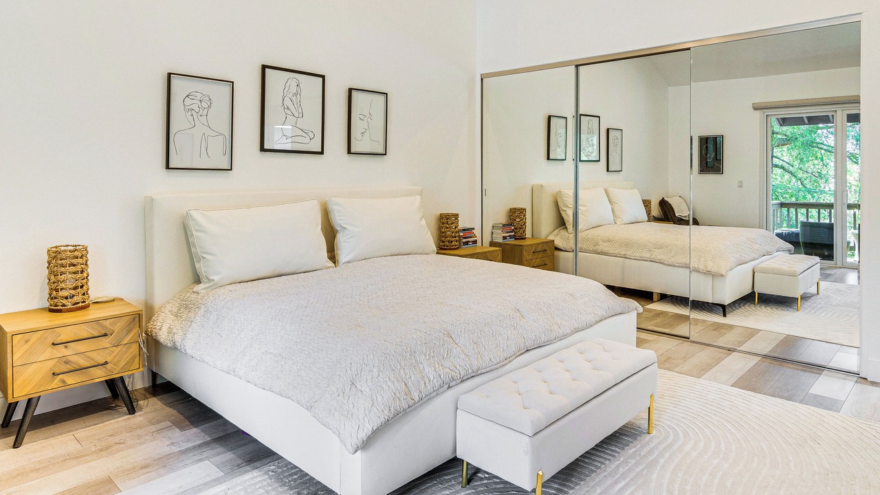 Photo of Bedroom in Warner Center