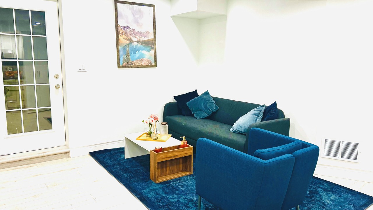 Photo of Livingroom in Central Erin Mills