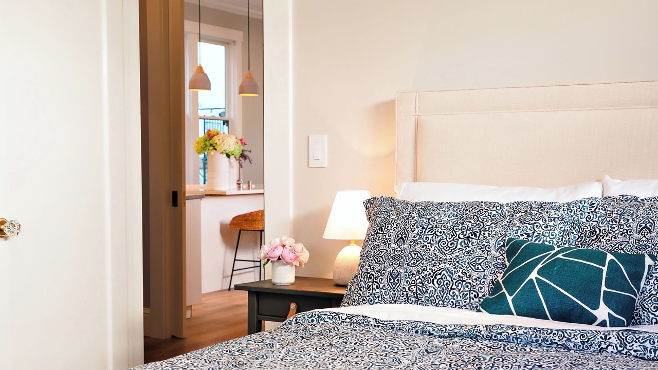 Photo of Bedroom in Downtown Berkeley