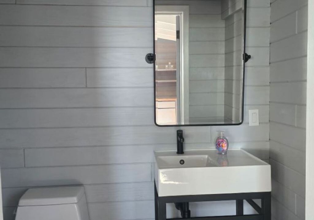 Photo of Bathroom in Green Turtle Cay