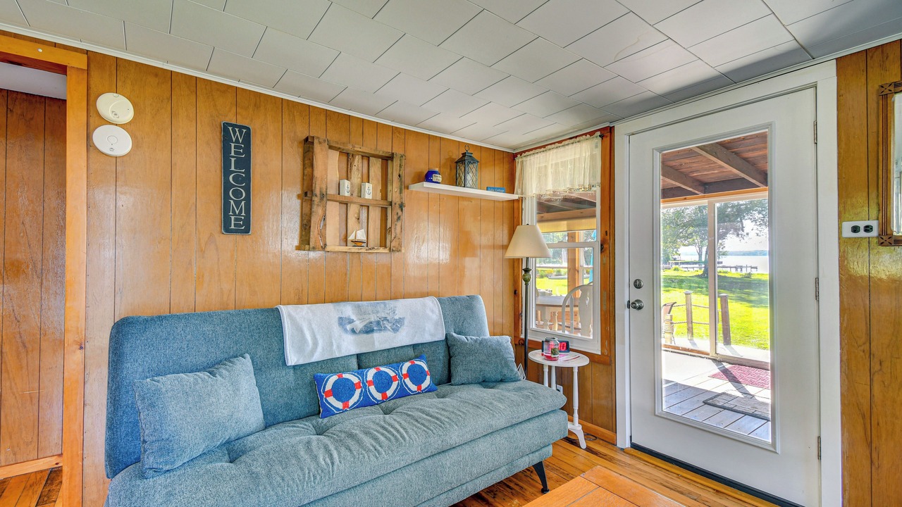 Photo of Livingroom in Poplar Ridge