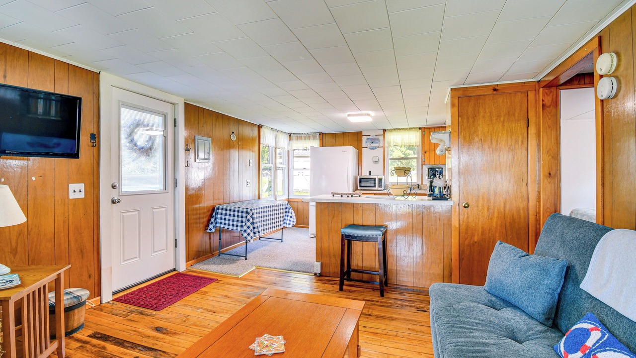 Photo of Livingroom in Poplar Ridge