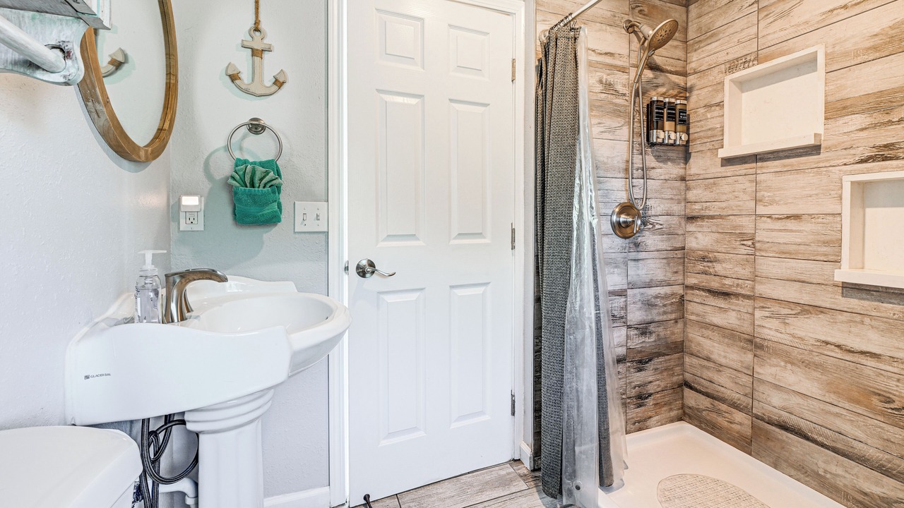 Photo of Bathroom in Crescent City North