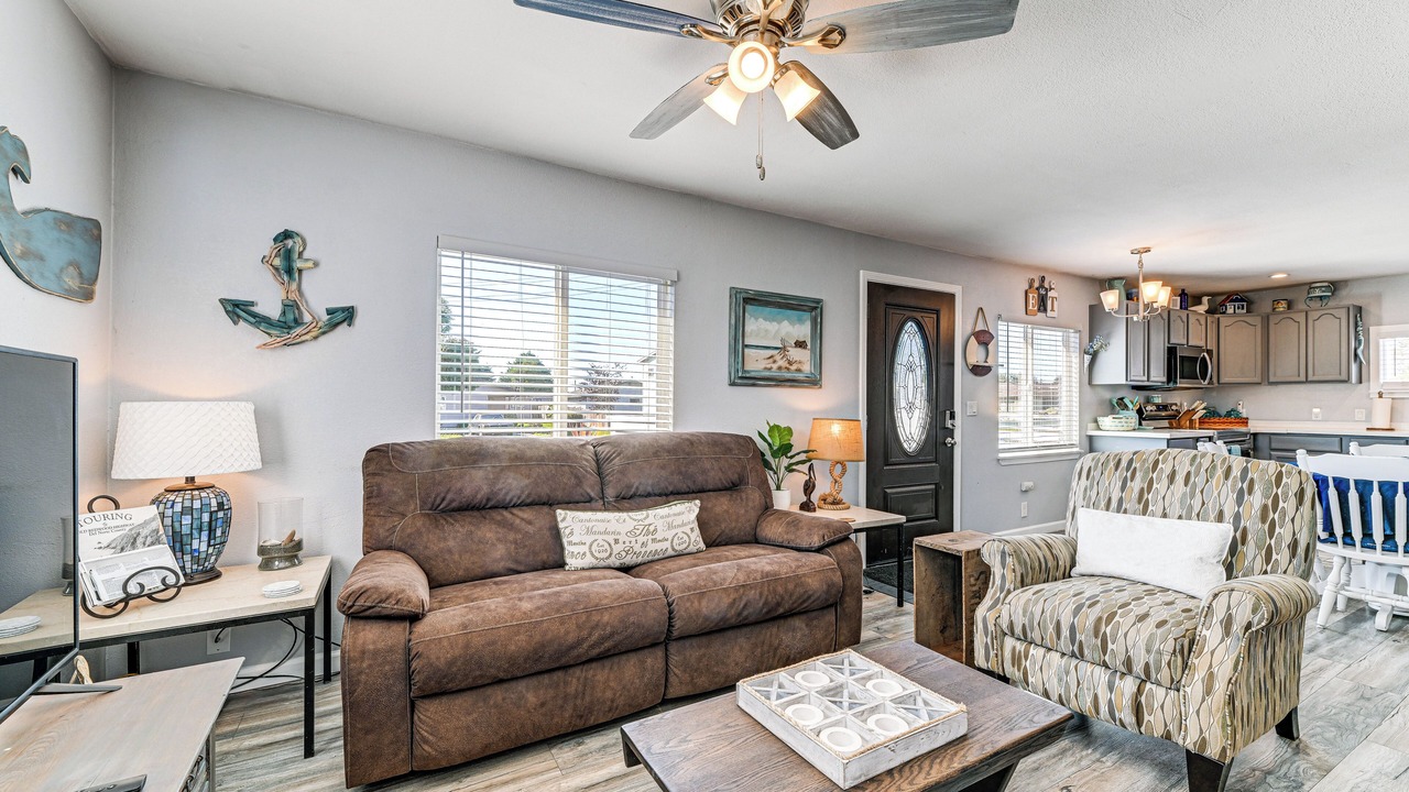 Photo of Livingroom in Crescent City North