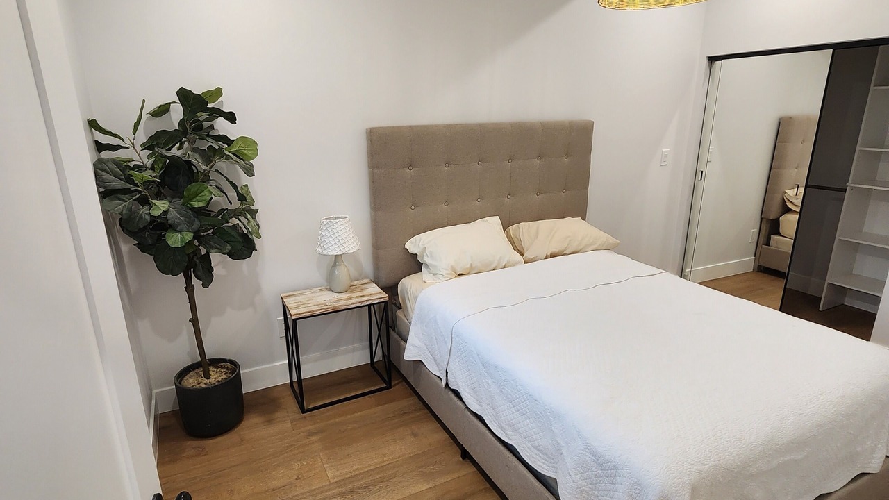 Photo of Bedroom in Woodland Hills