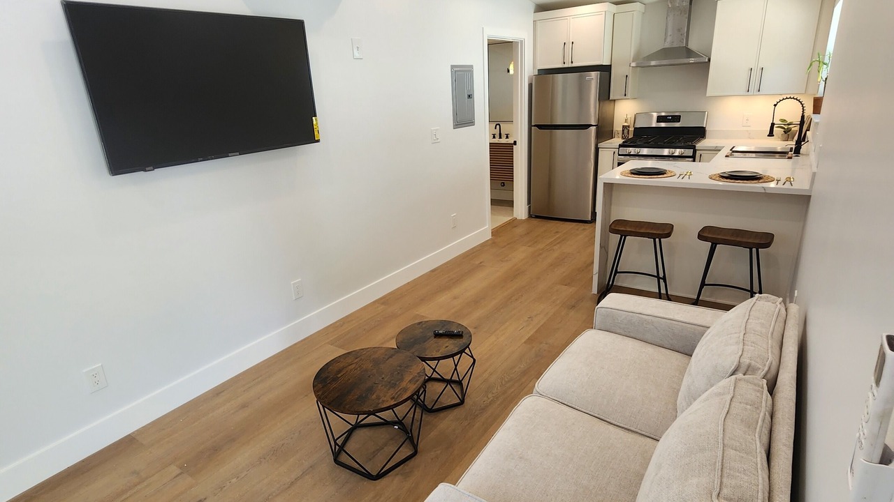 Photo of Livingroom in Woodland Hills